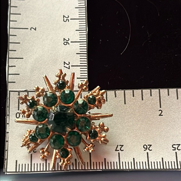 MTP - Vintage brooch emerald green rhinestone and gold tone - Picture 2 of 4